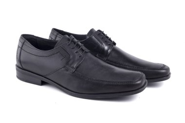 Beyaz arka planda siyah deri Erkek Ayakkabı