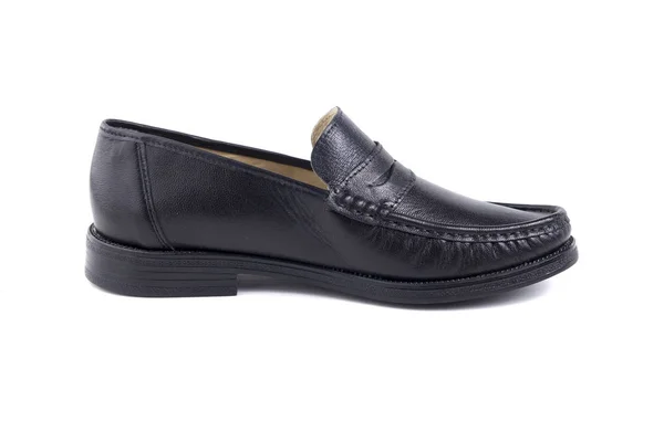 Zapato de cuero negro masculino sobre fondo blanco — Foto de Stock