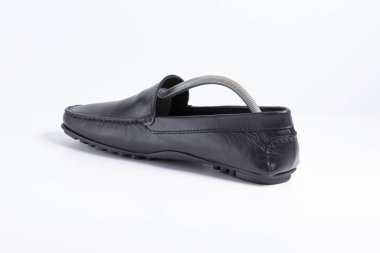 Kadın siyah deri ayakkabı.