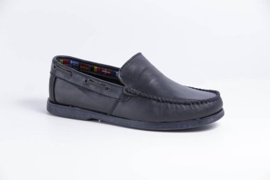 Erkek mavi deri ayakkabı.