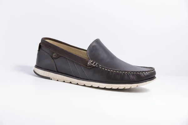 Zapato de cuero marrón masculino —  Fotos de Stock