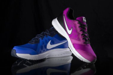 Nike spor ayakkabı koşu