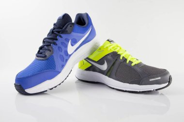 Nike spor ayakkabı koşu