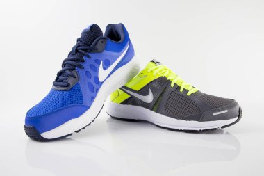 Nike spor ayakkabı koşu