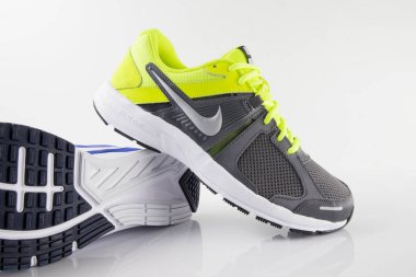 Nike spor ayakkabı koşu
