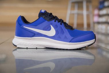 Nike spor ayakkabı koşu