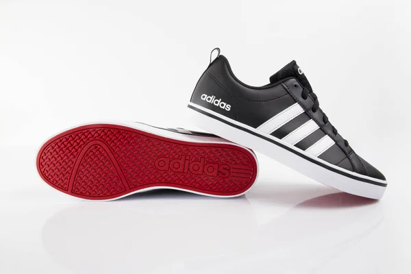 Afife Portugal März 2018 Adidas Laufschuhe Adidas Multinationales Unternehmen Isoliert — Stockfoto