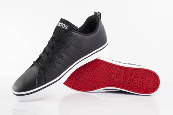 Afife Portugal März 2018 Adidas Laufschuhe Adidas Multinationales Unternehmen Isoliert — Stockfoto