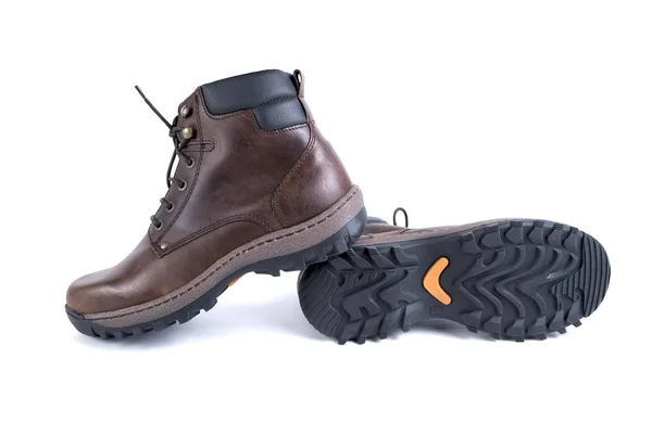 男性棕色皮革靴白色背景 独立的产品 舒适的鞋类 — 图库照片