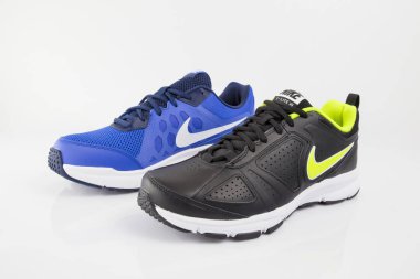 Portekiz, Mart 23, 2018:Nike spor ayakkabı koşu. Nike, çok uluslu şirket. Beyaz izole. Ürün görüntüleri.