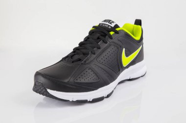 Portekiz, Mart 23, 2018:Nike spor ayakkabı koşu. Nike, çok uluslu şirket. Beyaz izole. Ürün görüntüleri.