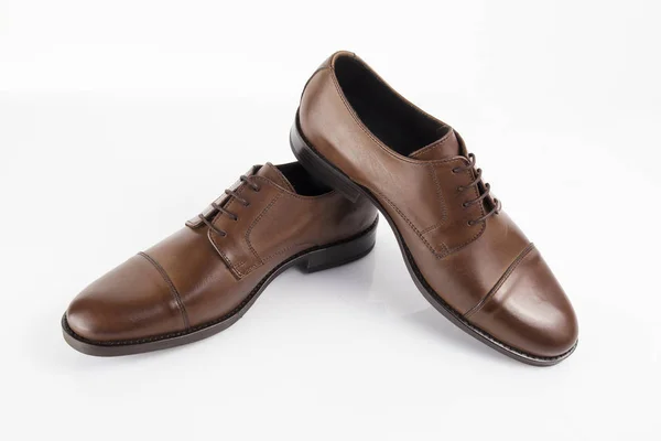 Zapato Cuero Marrón Masculino Sobre Fondo Blanco Producto Aislado Calzado —  Fotos de Stock