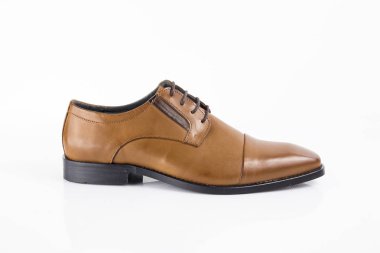 Beyaz arka plan, izole ürün, rahat ayakkabı erkek kahverengi deri şık Ayakkabı.