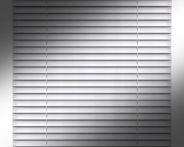 Stříbrná horizontální žaluzie okno dekorace interiér pokoje — Stock fotografie