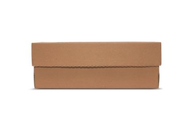 Kapağı beyaz arkaplanda izole edilmiş karton kutu