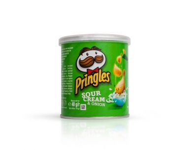 Pringles patates cipsi, ekşi krema ve soğan