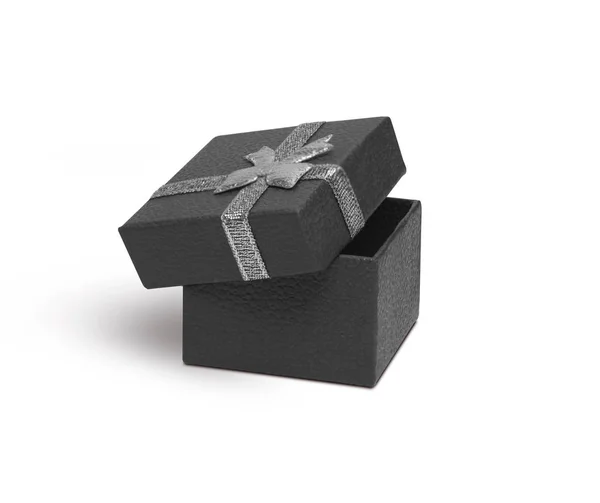 打开黑色礼品盒与银色丝带隔离在白色 backgro — 图库照片