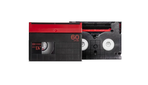beyaz zemin üzerine mini dv kaset