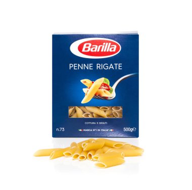 Barilla Penne Rigate İtalyan makarna bir kutu içinde