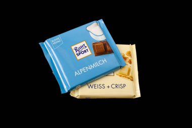 Ritter Spor Çikolatası Siyah arka planda izole