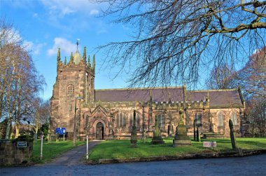 Whiston Parish Kilisesi 800 yıldır Tanrı 'ya ve Whiston ve Yukarı Whiston halkına hizmet ediyor. Rotherham 'ın' gizli mücevheri 'olarak tanımlanıyor çünkü çok güzel bir yer..