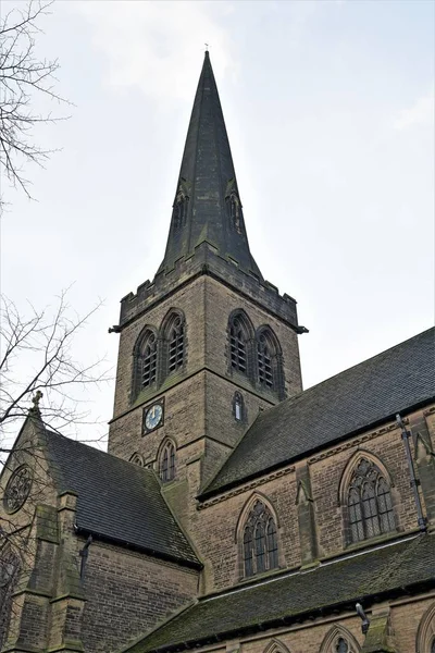 聖三位一体教会は シェフィールド教区におけるカトリックの伝統であるイングランド教会の教会である 礼拝は伝統的なアングロカトリックであり 教区教会協議会は司教の宣言の家に聖公会省を設置している — ストック写真