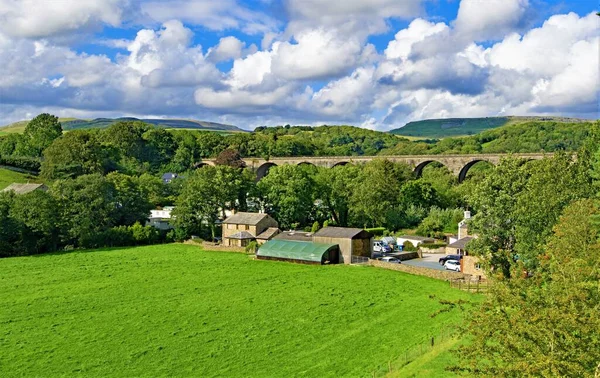 Ingleton Est Village Une Paroisse Civile District Craven Dans Yorkshire — Photo