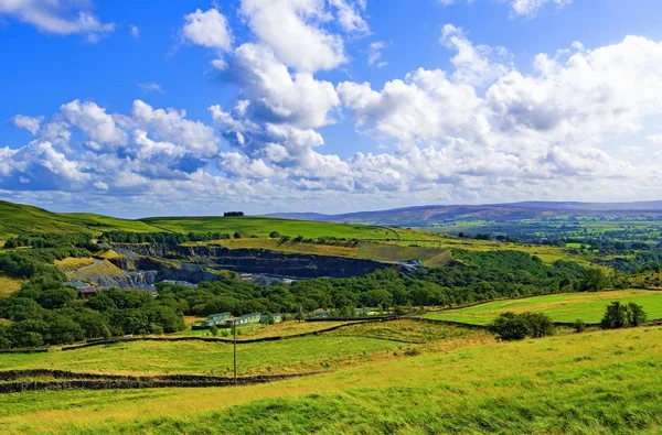 Ingleton Est Village Une Paroisse Civile District Craven Dans Yorkshire — Photo