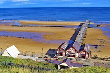 Saltburn-by-the-Sea, İngiltere 'nin Kuzey Yorkshire eyaletinde, Redcar ve Cleveland' da yer alan bir sahil kasabasıdır. Kuzey Yorkshire 'ın tarihi sınırları içinde yer almaktadır..