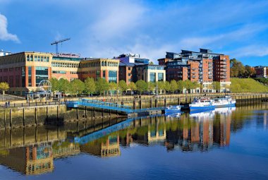 Brew nehri boyunca, Gateshead 'de, Newcastle' da Tyne, İngiltere 'nin yukarısındaki.