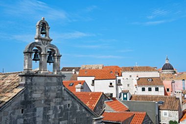 Dubrovnik, Hırvatistan 'ın güneyinde Adriyatik Denizi kıyısında bir şehirdir. Kent Akdeniz 'in en önemli turizm merkezlerinden biri, bir liman ve Dubrovnik-Neretva İlçesinin merkezidir. Şehir bir UNESCO Dünya Mirası sahası. 
