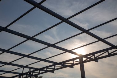 Kalacak yer yapımında kullanılan çelik yapısı. çelik yapı 
