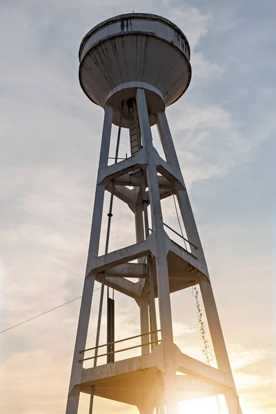 Vattentank Vatten Lagring Solnedgång Bakgrund — Stockfoto