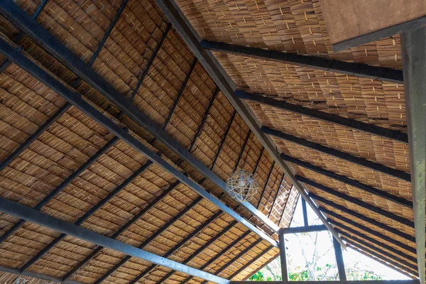 Структура бамбуковых хижин. Бамбуковая хижина. Бамбуковые хижины для жизни. Th — стоковое фото