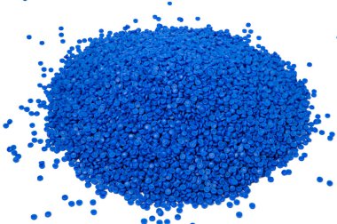 Plastik polimer granüllere yakın çekim. Polimer topaklar. Polimer plastik. bileşik polimer. Naylon poşet yapımında kullanılan plastik boncuklar..