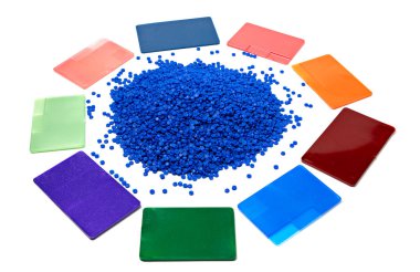 Plastik polimer granüllere yakın çekim. Polimer topaklar. Polimer plastik. bileşik polimer. Naylon poşet yapımında kullanılan plastik boncuklar..