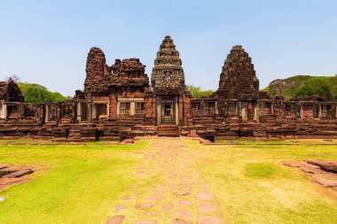 Phimai Tarih Parkı, Phimai Mabedi büyük taştan bir kale..