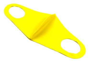 Maske koronası virüs koruması arka planda izole edildi.