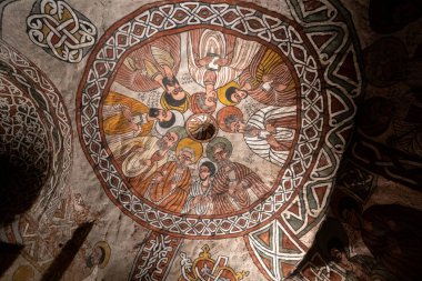 Etiyopya 'nın Tigray Bölgesi' ndeki Aona Yemata Guh adlı monolitik kilisedeki antik duvar resimleri.