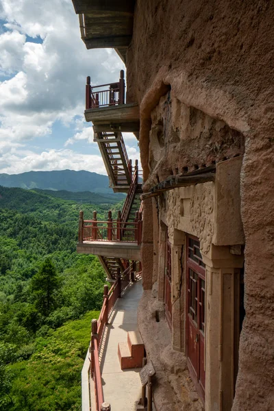 Grutas de Maijishan cerca de Tianshui, provincia de Gansu, al noroeste de Chin — Foto de Stock