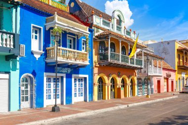 Cartagena, Kolombiya 18 Aralık 2019: Surların Kenti yakınlarındaki tarihi Getsemani bölgesinde Cartagena 'nın manzaralı caddeleri (Ciudad Amurallada)