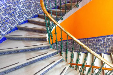 Tipik renkli Meksika mimarisi ve iç mimarisi.