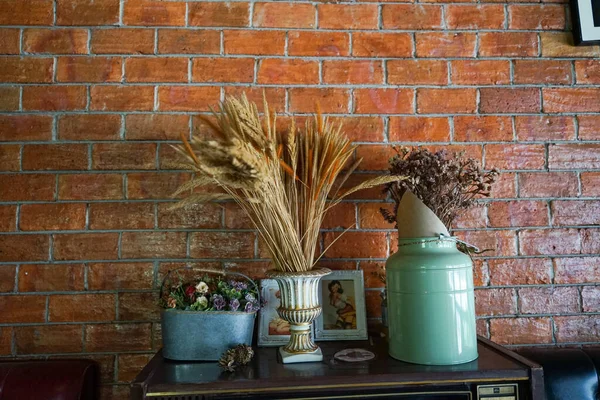 Bitkiler ve çiçeklerle dolu bir hayat