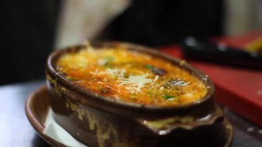 Sıcak Lazanya Bolonez, Peynir Ekleme. İtalyan Mutfak Mutfağı