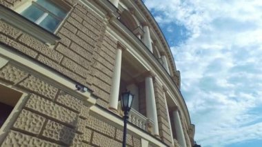 Ukrayna, Odessa Ulusal Akademik Tiyatrosu Opera ve Bale Cephesi, Düşük Açı