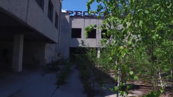 Pripyat Szellemváros. Csernobili zóna Ukrajna. Elhagyott Rusty Étterem épület — Stock videók