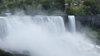 Niagara Şelalesi ve Pusları 'nın yavaş çekim görüntüsü, ABD Kanada Sınırı