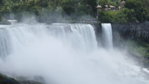 Cinematic Slowmotion View of Niagara Falls and Mist, Stany Zjednoczone Ameryki — Wideo stockowe