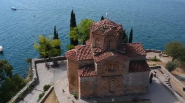 Makedonya 'nın Ohri Gölü üzerindeki Uçurumdaki St. John Kaneo Ortodoks Kilisesi Havalimanı