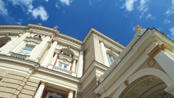 Buitenzijde van Odessa Opera en Ballet National Academic Theater Building, Oekraïne — Stockvideo